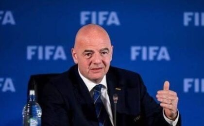 جياني إنفانتينو خلال مناسبة رسمية بعد إعلان الاتحاد الفرنسي سحب دعمه لترشحه لرئاسة الفيفا