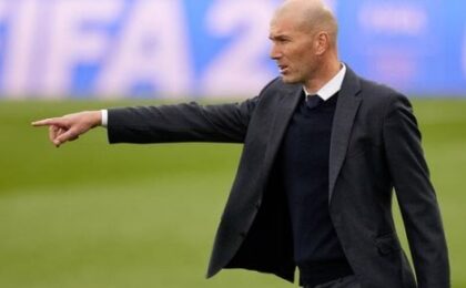 زيدان يقترب من تدريب منتخب فرنسا مع توقعات بإدخال مواهب شابة إلى قائمة الديوك