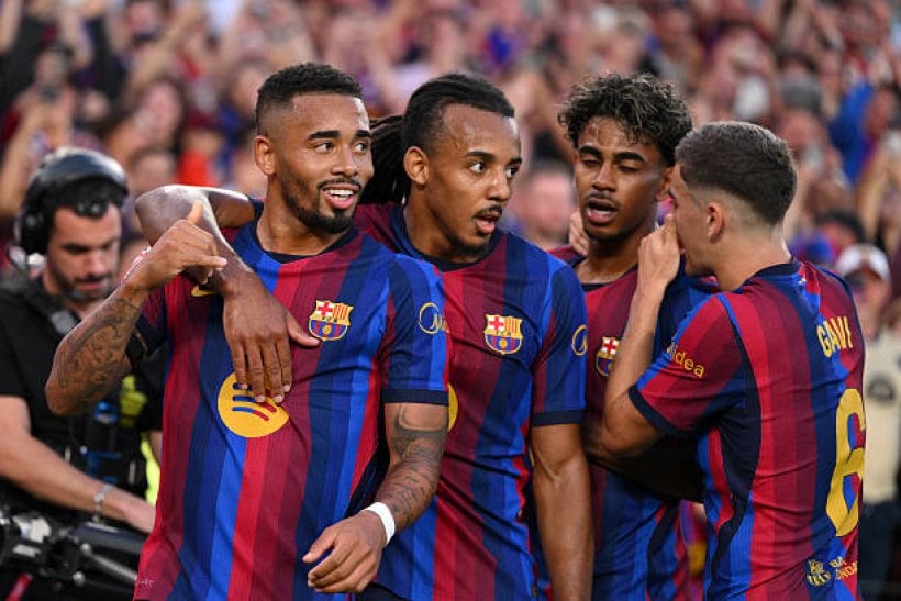 برشلونة يواجه غلطة سراي في دوري أبطال أوروبا وسط تفوق تاريخي للفريق الإسباني