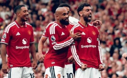مانشستر يونايتد يواجه ليدز يونايتد على ملعب إيلاند روود في الدوري الإنجليزي