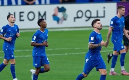 مباراة الهلال ضد اتحاد جدة في الدوري السعودي على ملعب المملكة أرينا