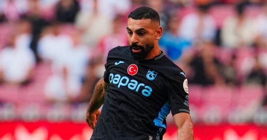 محمد صلاح بقميص طرابزون سبور خلال مباراة في الدوري التركي