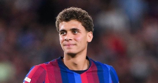 برشلونة يواجه ريال بيتيس في الدوري الإسباني على ملعب لا كارتوخا