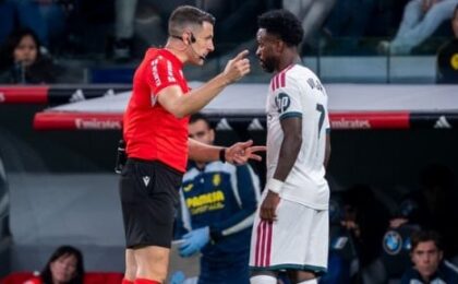 فينيسيوس جونيور لاعب ريال مدريد خلال مباراة فياريال وسط جدل تحكيمي وVAR